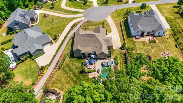 115 Hillside Cove Court, Mooresville, NC 28117