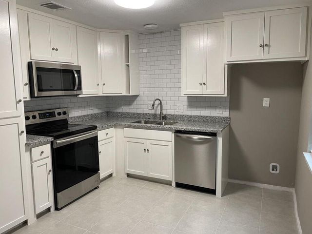 4914 Meadow Park Drive, Houston, TX 77048