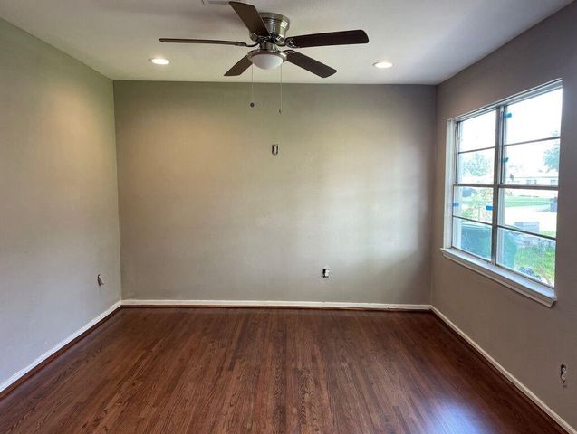 4914 Meadow Park Drive, Houston, TX 77048