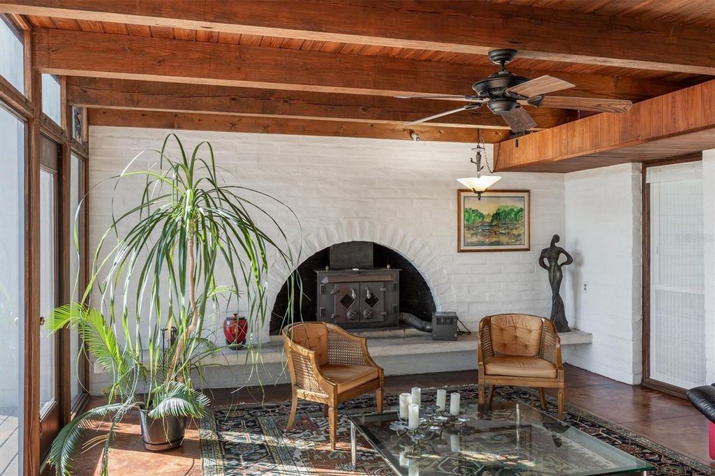 Image 12 of property listing at 6424 SW 26TH PL, Gainesville, FL 32608