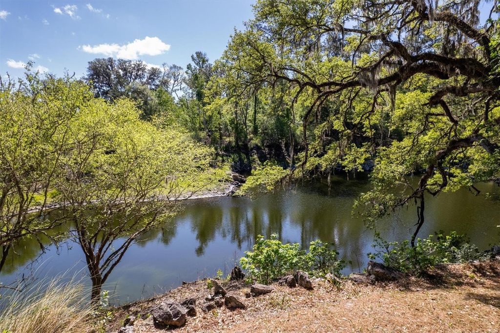 Image 3 of property listing at 6424 SW 26TH PL, Gainesville, FL 32608