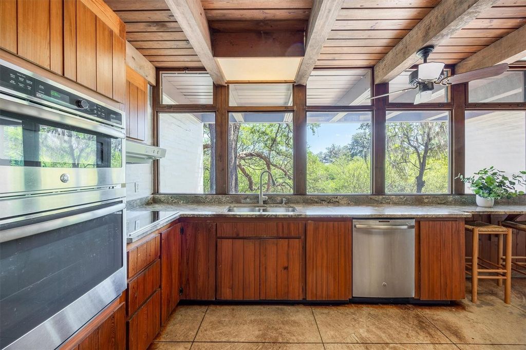 Image 24 of property listing at 6424 SW 26TH PL, Gainesville, FL 32608