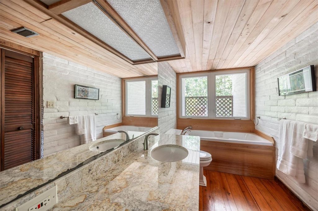 Image 35 of property listing at 6424 SW 26TH PL, Gainesville, FL 32608