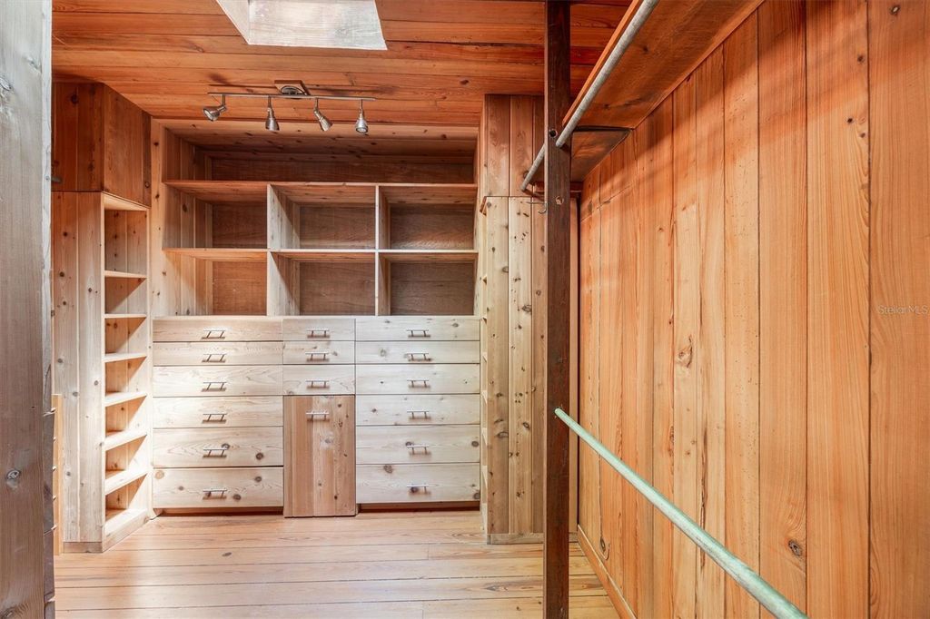 Image 38 of property listing at 6424 SW 26TH PL, Gainesville, FL 32608