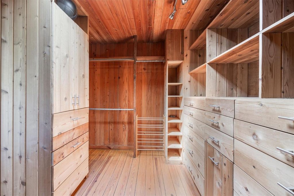 Image 39 of property listing at 6424 SW 26TH PL, Gainesville, FL 32608