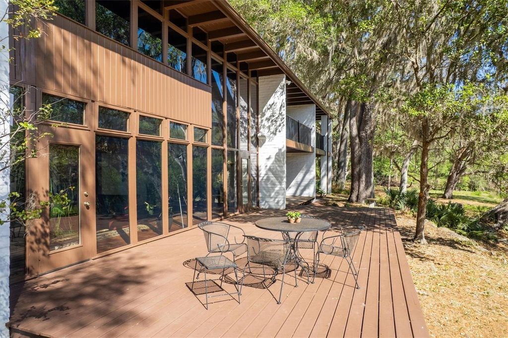 Image 57 of property listing at 6424 SW 26TH PL, Gainesville, FL 32608