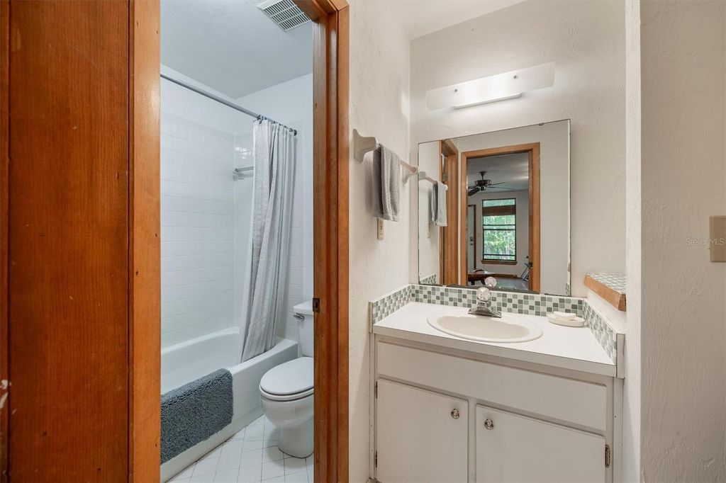 Image 63 of property listing at 6424 SW 26TH PL, Gainesville, FL 32608