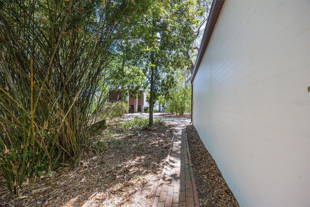 Image 75 of property listing at 6424 SW 26TH PL, Gainesville, FL 32608