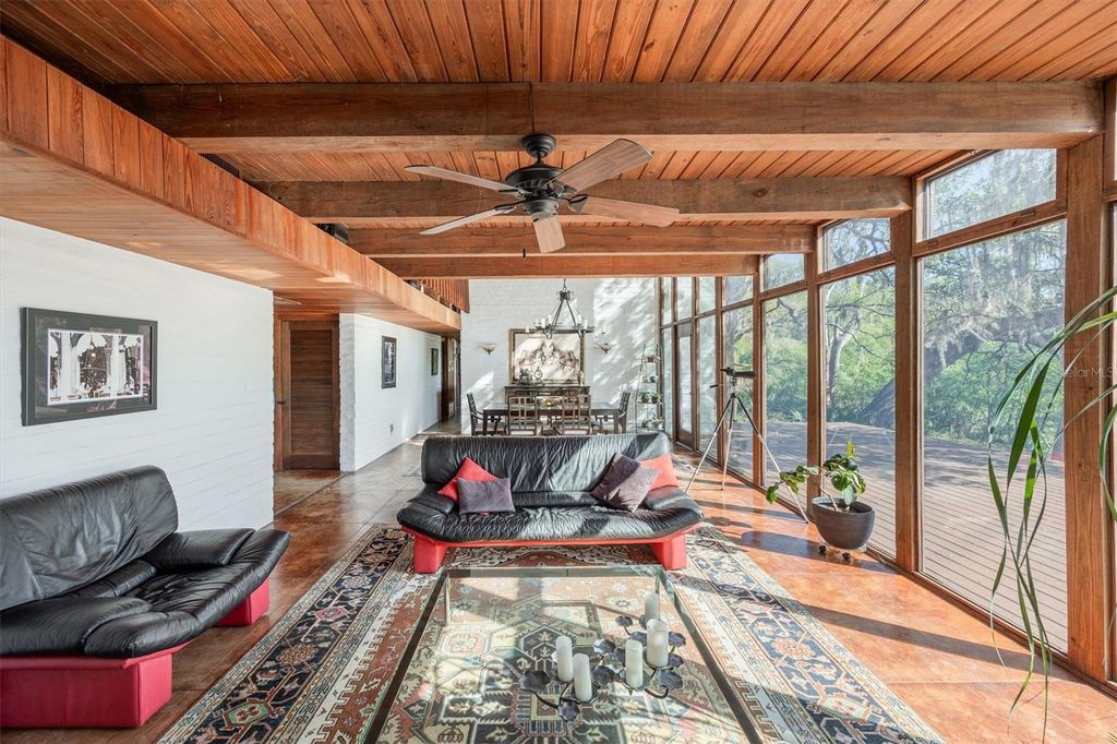 Image 9 of property listing at 6424 SW 26TH PL, Gainesville, FL 32608