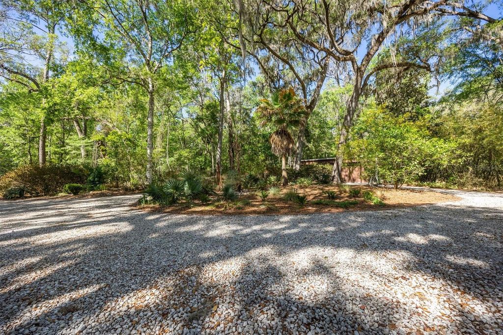 Image 82 of property listing at 6424 SW 26TH PL, Gainesville, FL 32608