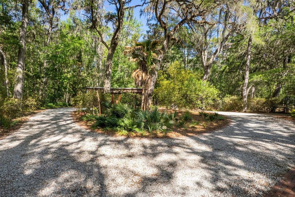 Image 83 of property listing at 6424 SW 26TH PL, Gainesville, FL 32608