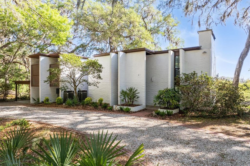 Image 85 of property listing at 6424 SW 26TH PL, Gainesville, FL 32608