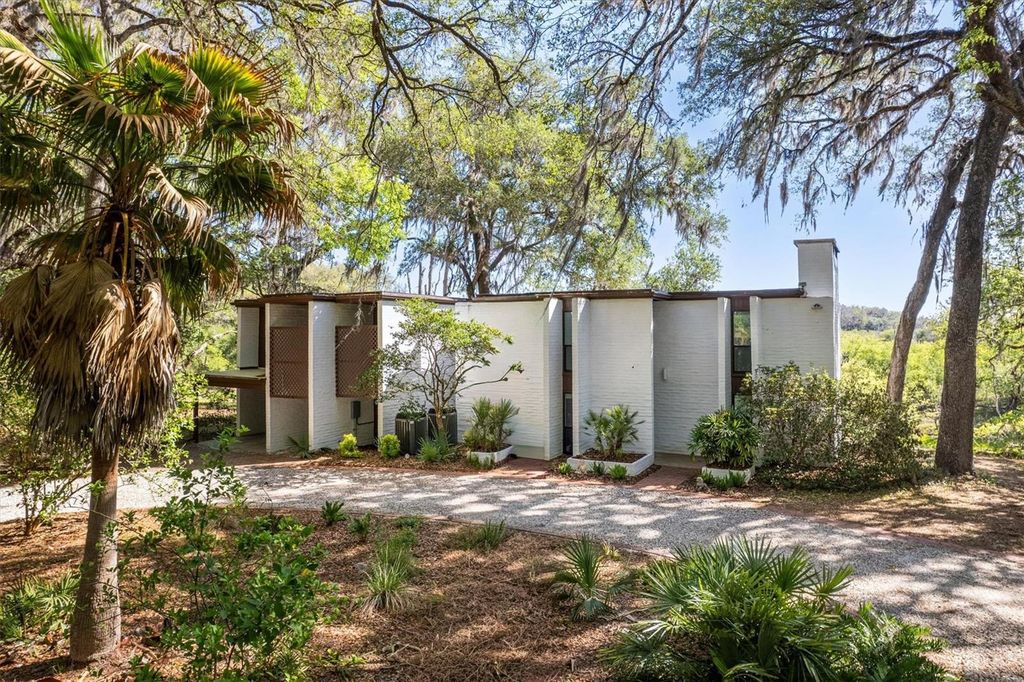 Image 87 of property listing at 6424 SW 26TH PL, Gainesville, FL 32608