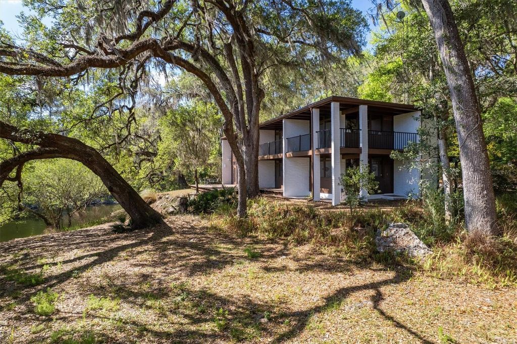 Image 90 of property listing at 6424 SW 26TH PL, Gainesville, FL 32608