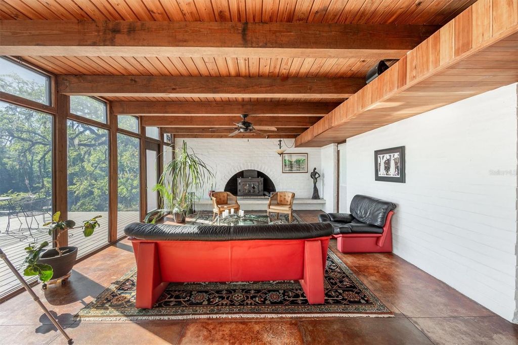 Image 10 of property listing at 6424 SW 26TH PL, Gainesville, FL 32608