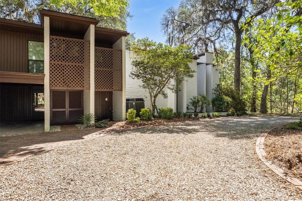 Image 92 of property listing at 6424 SW 26TH PL, Gainesville, FL 32608