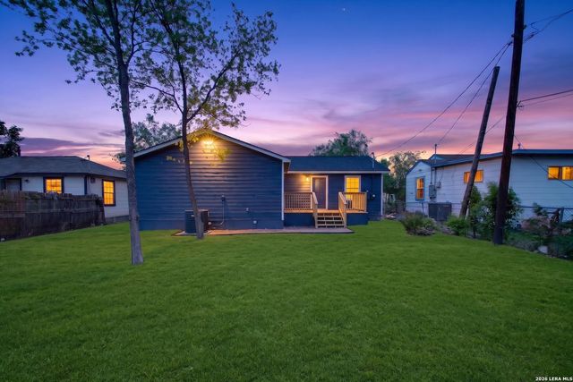 2737 W Craig Pl, San Antonio, TX 78228