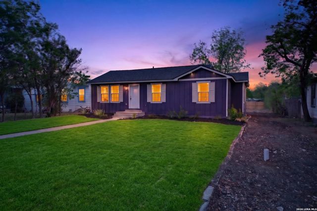 2737 W Craig Pl, San Antonio, TX 78228