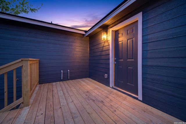 2737 W Craig Pl, San Antonio, TX 78228