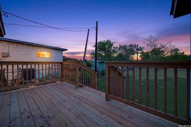 2737 W Craig Pl, San Antonio, TX 78228