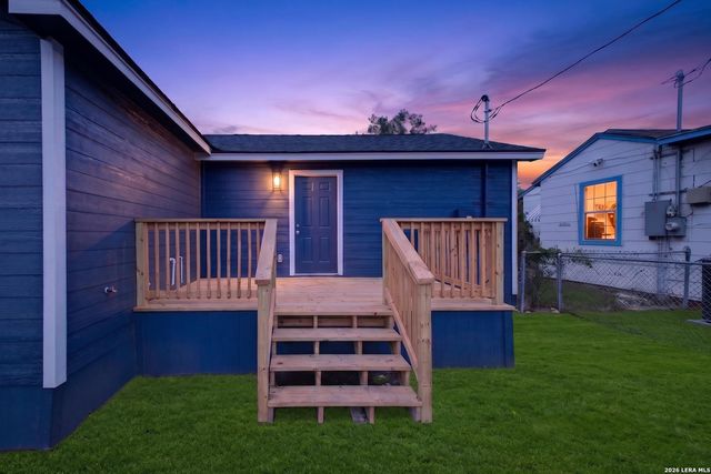 2737 W Craig Pl, San Antonio, TX 78228