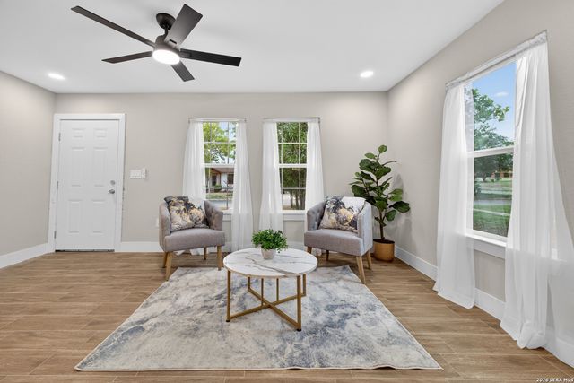 2737 W Craig Pl, San Antonio, TX 78228