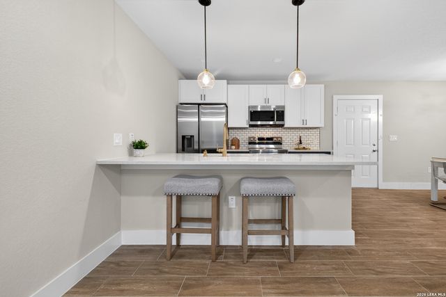 2737 W Craig Pl, San Antonio, TX 78228