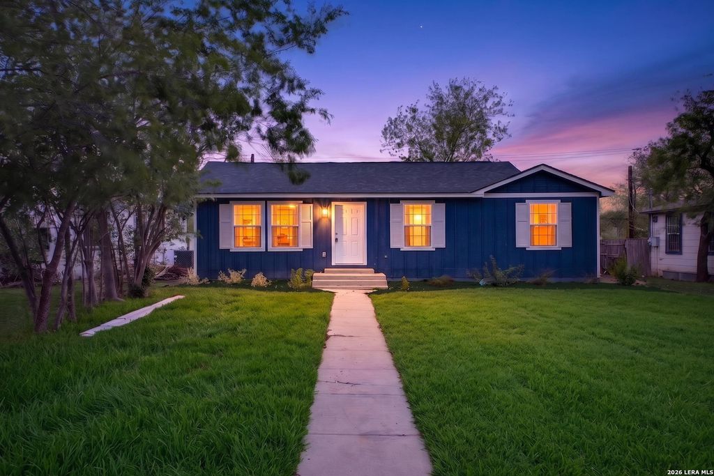 2737 W Craig Pl, San Antonio, TX 78228