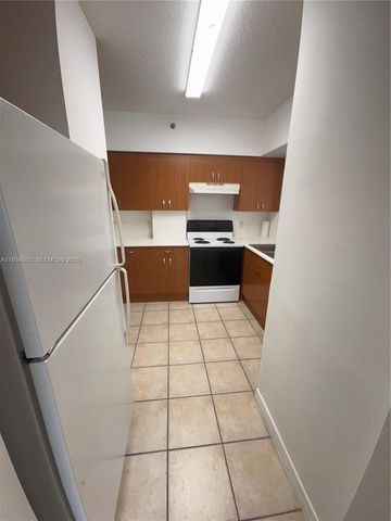 9340 Fontainebleau Blvd W310, Miami, FL 33172