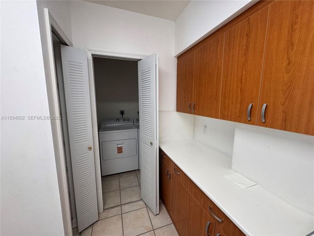 9340 Fontainebleau Blvd W310, Miami, FL 33172