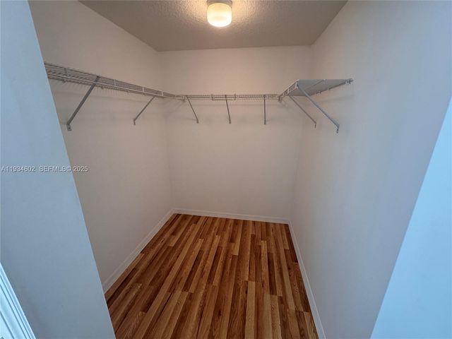 9340 Fontainebleau Blvd W310, Miami, FL 33172