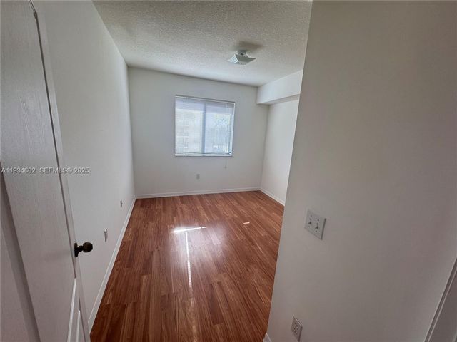 9340 Fontainebleau Blvd W310, Miami, FL 33172