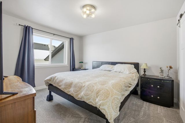 5322 8th Street W, West Fargo, ND 58078