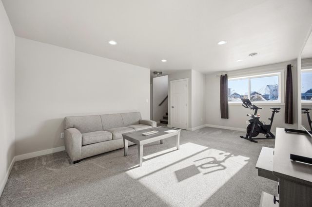 5322 8th Street W, West Fargo, ND 58078