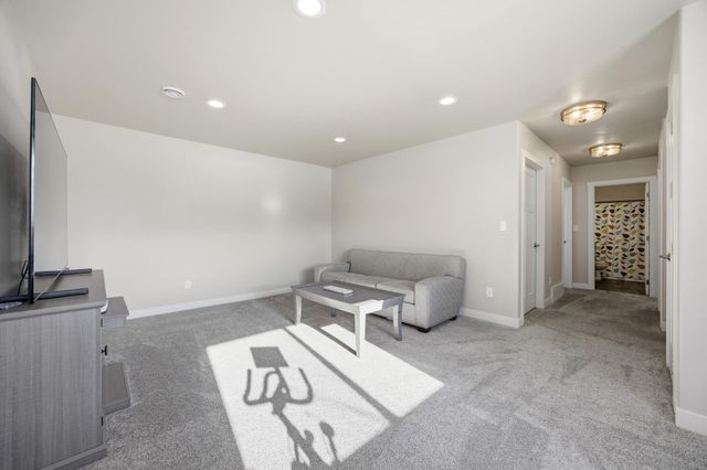 5322 8th Street W, West Fargo, ND 58078