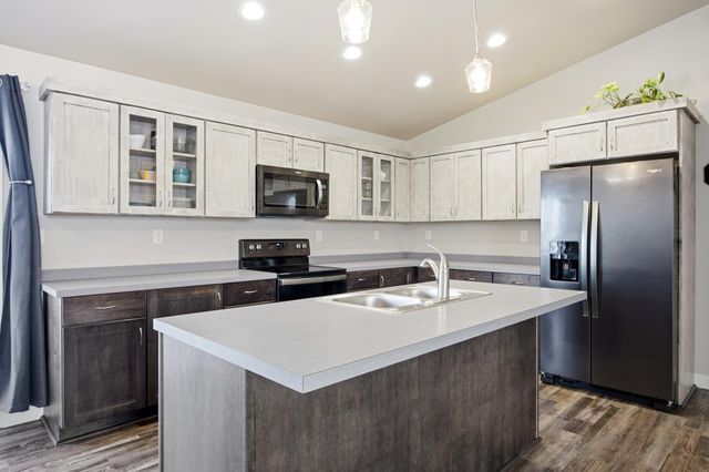 5322 8th Street W, West Fargo, ND 58078