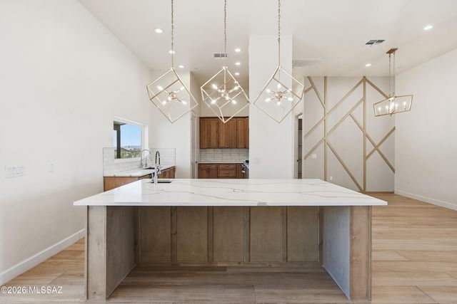 5001 N Wild Life Drive, Tucson, AZ 85745