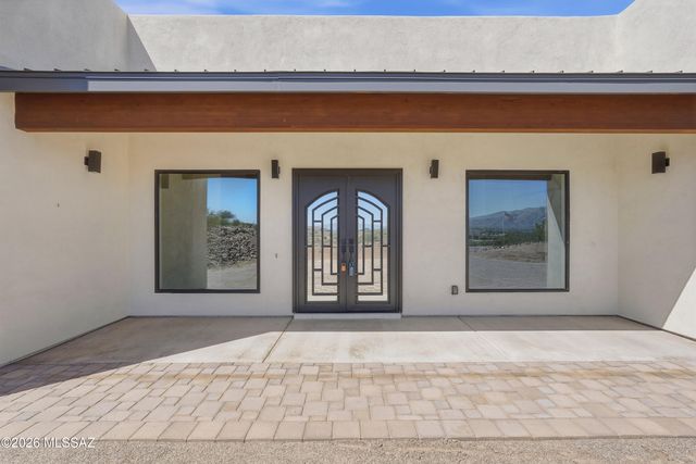 5001 N Wild Life Drive, Tucson, AZ 85745
