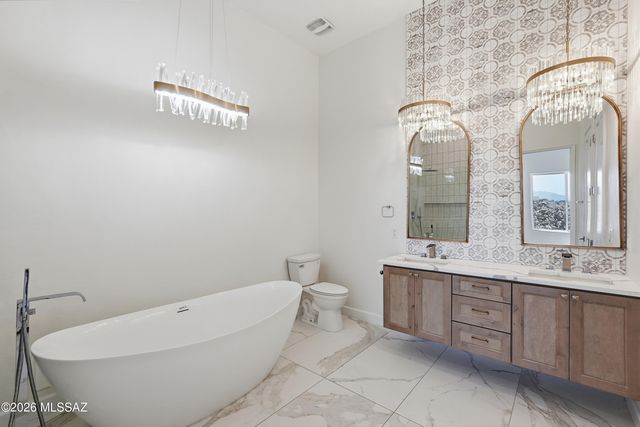 5001 N Wild Life Drive, Tucson, AZ 85745