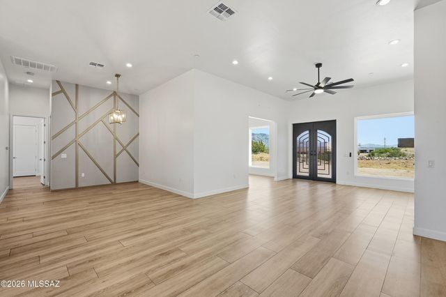 5001 N Wild Life Drive, Tucson, AZ 85745