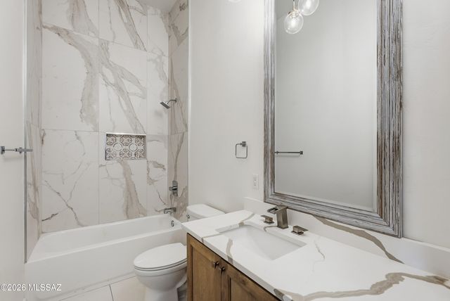 5001 N Wild Life Drive, Tucson, AZ 85745