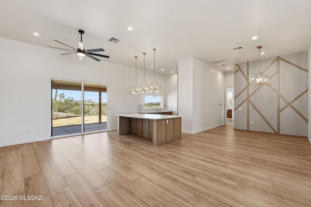 5001 N Wild Life Drive, Tucson, AZ 85745