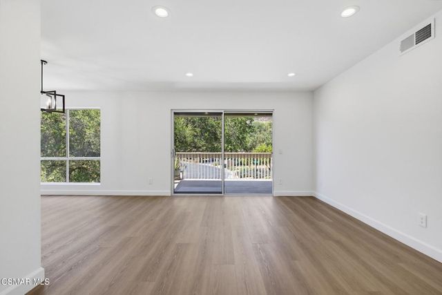 291 Sequoia Court 34, Thousand Oaks, CA 91360