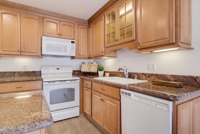 291 Sequoia Court 34, Thousand Oaks, CA 91360