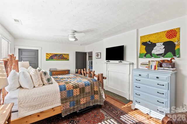 83 Arlington Street, Asheville, NC 28801