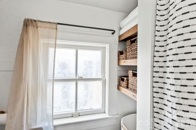 83 Arlington Street, Asheville, NC 28801