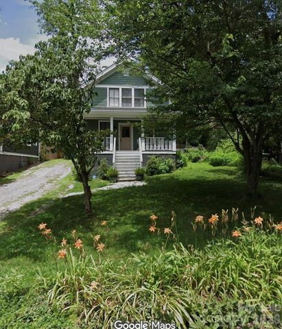 83 Arlington Street, Asheville, NC 28801