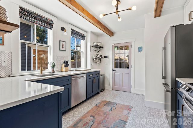 83 Arlington Street, Asheville, NC 28801