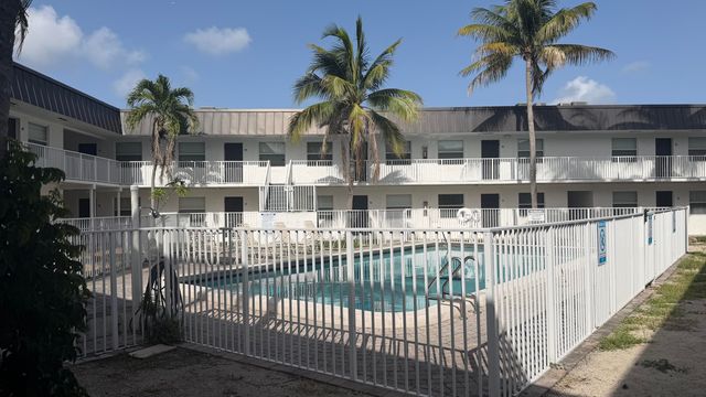 1470 N Dixie Highway 16, Fort Lauderdale, FL 33304