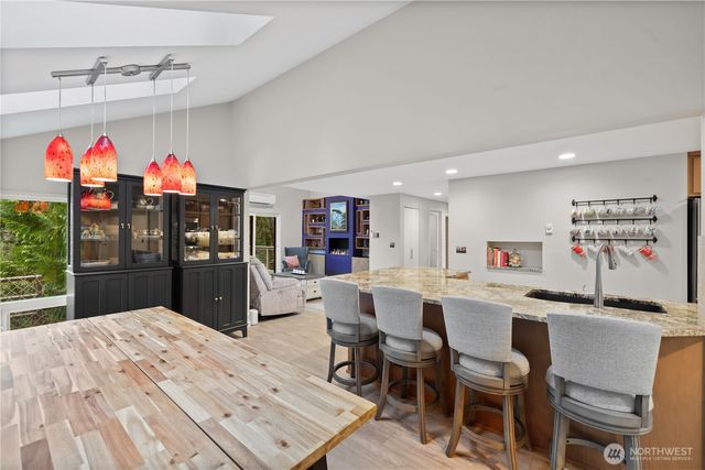 9238 50th Place W, Mukilteo, WA 98275